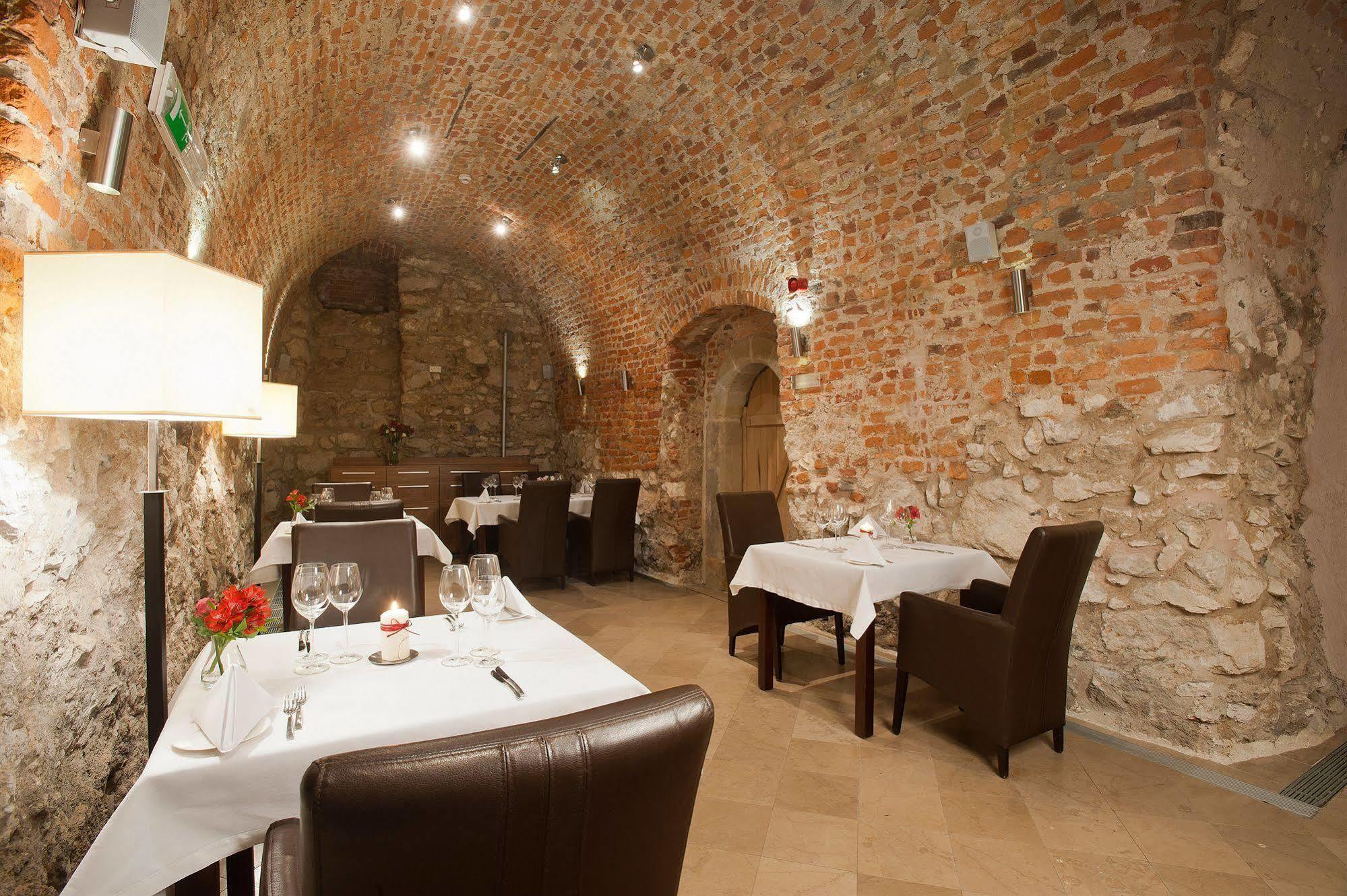 Hotel Unicus Krakow Old Town - Destigo Hotels מסעדה תמונה